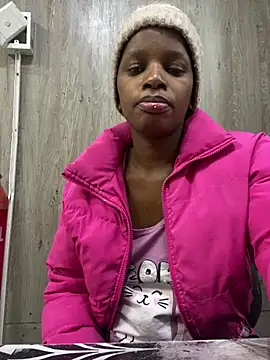 PrimaDonnaxx online show from April 17, 1:47 pm