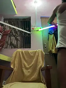 Snapshot of hardlysuck chatting on February 19, 2:13 pm hardlysuck online show from February 19, 2:13 pm