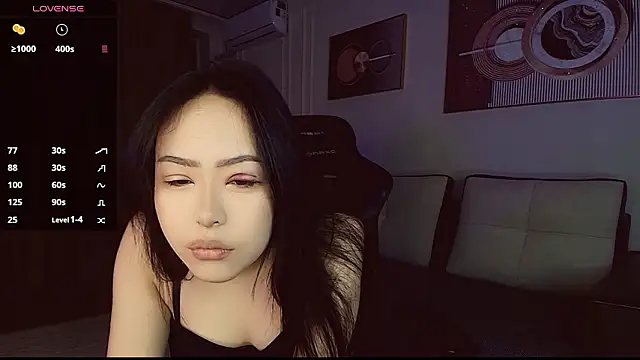 Snapshot of s00nie chatting on February 7, 6:55 pm s00nie online show from February 7, 6:55 pm