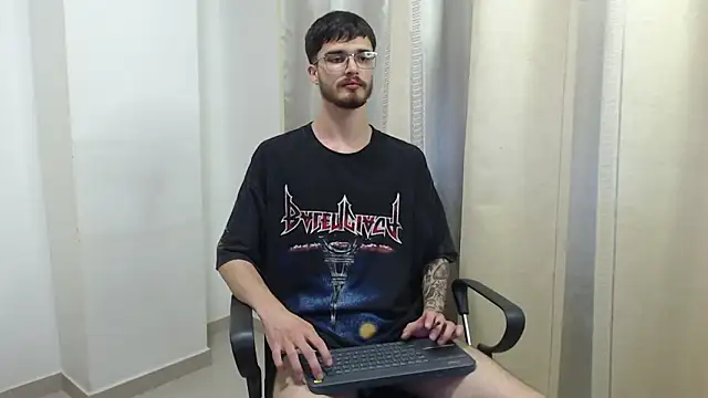 Snapshot of joseh0se chatting on February 1, 2:54 am joseh0se online show from February 1, 2:54 am