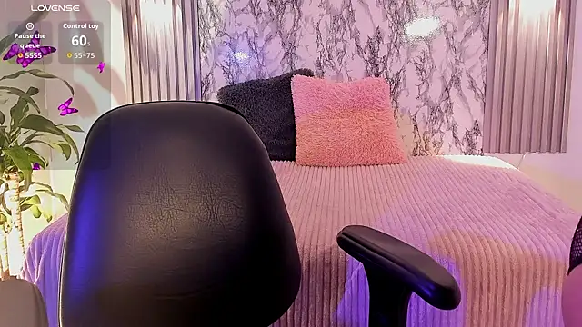 Snapshot of ChloeeMasonn chatting on February 20, 11:00 am ChloeeMasonn online show from February 20, 11:00 am