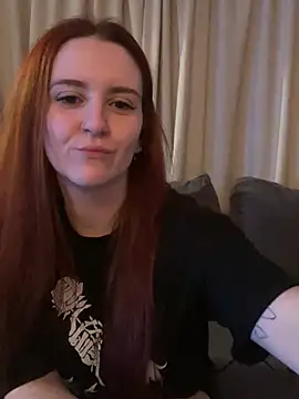 Snapshot of PoppySlut6999 chatting on February 16, 9:33 pm PoppySlut6999 online show from February 16, 9:33 pm