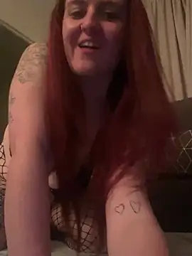 PoppySlut6999 online show from April 17, 8:45 pm