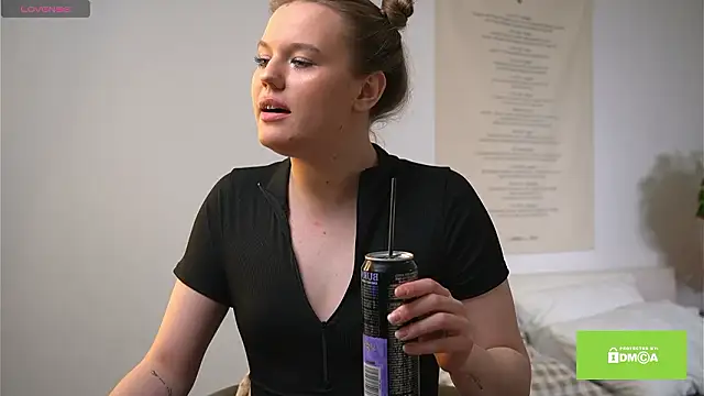 Agatha Gris online show from February 1, 9:35 pm