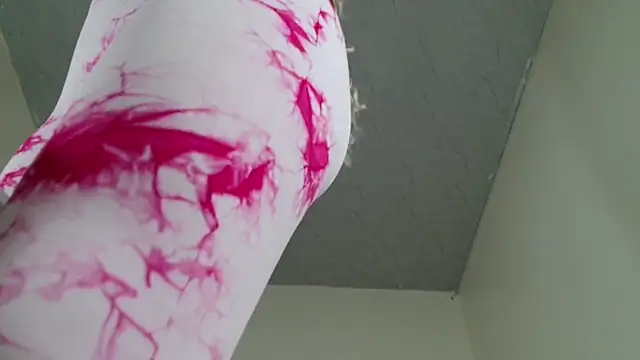 kendal1  online show from April 2, 1:42 pm