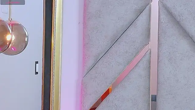 Snapshot of Sally-Noa chatting on February 18, 1:40 pm Sally-Noa online show from February 18, 1:40 pm