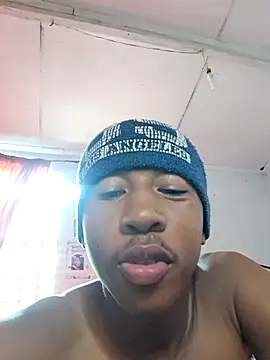 Snapshot of Peterveero12 chatting on February 7, 1:48 pm Peterveero12 online show from February 7, 1:48 pm