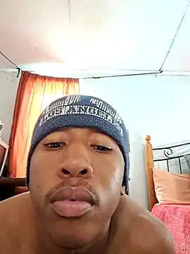 Snapshot of Peterveero12 chatting on February 8, 3:37 pm Peterveero12 online show from February 8, 3:37 pm