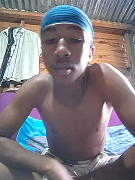 Snapshot of Peterveero12 chatting on February 13, 4:25 pm Peterveero12 online show from February 13, 4:25 pm
