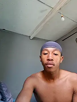 Snapshot of Peterveero12 chatting on May 23, 12:42 pm Peterveero12 online show from May 23, 12:42 pm