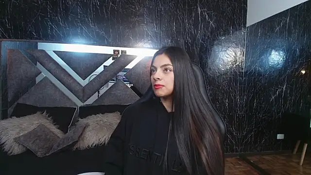 Snapshot of TiffanyMartinez chatting on February 4, 11:49 am TiffanyMartinez online show from February 4, 11:49 am