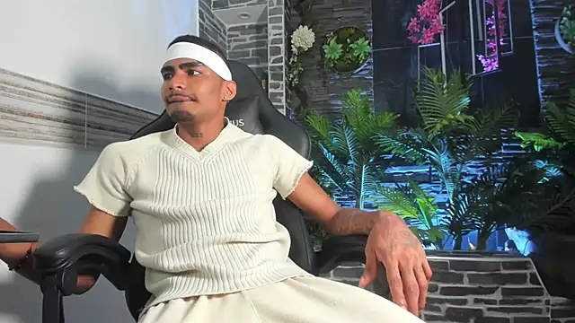 Rpoolrboy online show from March 26, 10:04 pm