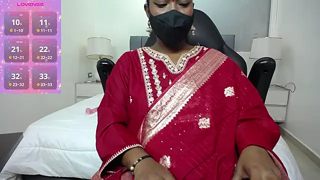 Snapshot of kavya_suri_ chatting on February 12, 5:08 pm kavya suri online show from February 12, 5:08 pm