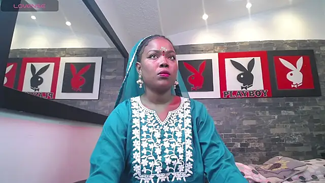 Snapshot of kavya_suri_ chatting on February 16, 6:59 pm kavya suri online show from February 16, 6:59 pm