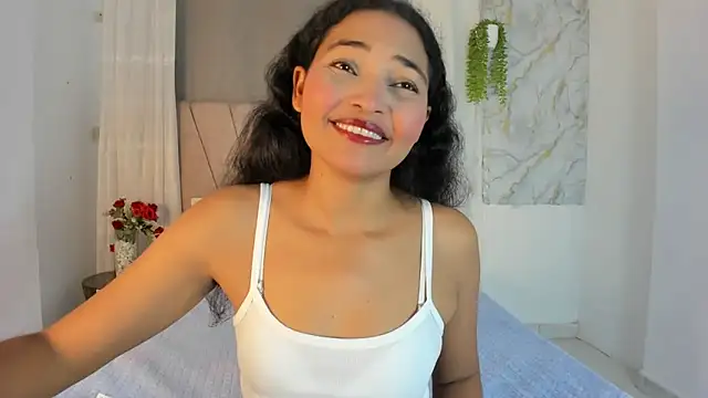 Snapshot of Elayha_28 chatting on June 15, 2:58 am Elayha 28 online show from June 15, 2:58 am