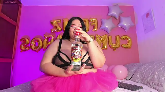 Snapshot of Julieta_jane_ss chatting on June 20, 12:25 am Julieta jane ss online show from June 20, 12:25 am