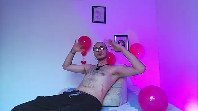 Snapshot of Vlad__night chatting on February 14, 12:35 pm Vlad night online show from February 14, 12:35 pm