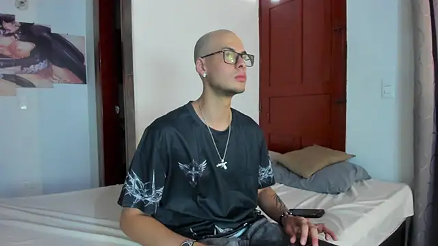 Snapshot of Vlad__night chatting on July 14, 7:52 pm Vlad night online show from July 14, 7:52 pm