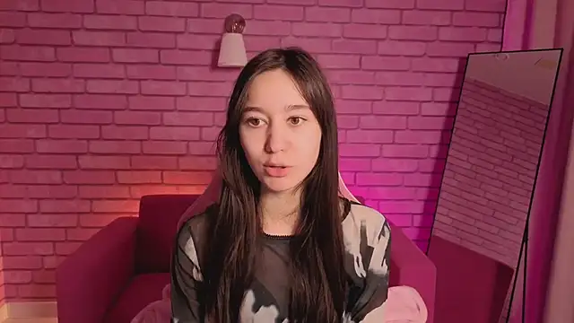 Snapshot of Nicole_Brownie chatting on May 19, 1:11 am Nicole Brownie online show from May 19, 1:11 am