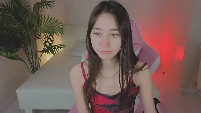 Snapshot of Nicole_Brownie chatting on June 1, 12:34 am Nicole Brownie online show from June 1, 12:34 am