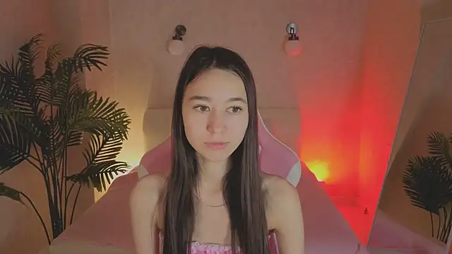 Snapshot of Nicole_Brownie chatting on June 4, 12:49 am Nicole Brownie online show from June 4, 12:49 am
