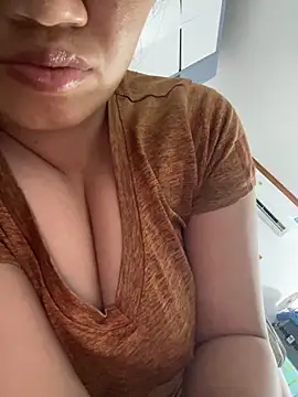 Puka2001 online show from April 12, 2:11 pm