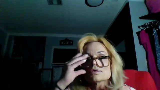 Snapshot of starandsky chatting on May 24, 9:36 am starandsky online show from May 24, 9:36 am