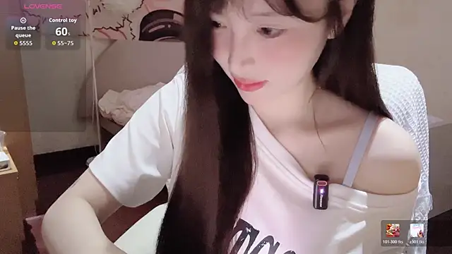 Snapshot of Xiaoyun_6666 chatting on May 2, 4:01 pm Xiaoyun 6666 online show from May 2, 4:01 pm