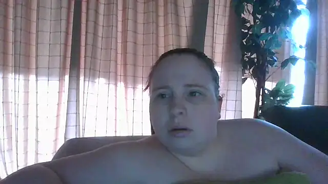 Sarahtjeuh  online show from February 11, 1:16 pm