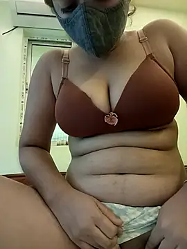 Snapshot of sonalidey5565 chatting on February 8, 10:18 am sonalidey5565 online show from February 8, 10:18 am