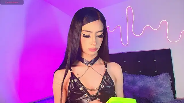 Snapshot of Martina_Sky_ chatting on April 17, 9:01 am Martina Sky online show from April 17, 9:01 am
