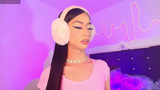 Snapshot of Martina_Sky_ chatting on April 25, 5:54 pm Martina Sky online show from April 25, 5:54 pm