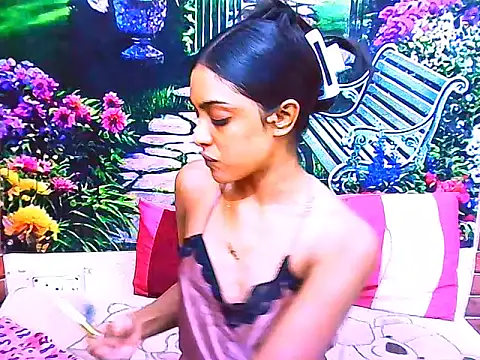 IndianPretty14u2Luv online show from April 14, 6:25 pm