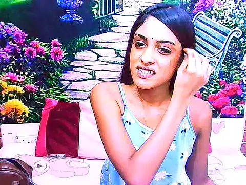 IndianPretty14u2Luv online show from April 15, 6:37 pm