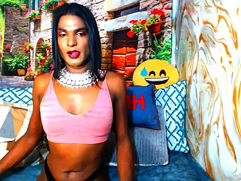 Snapshot of spicybarbie chatting on February 5, 7:35 am spicybarbie online show from February 5, 7:35 am