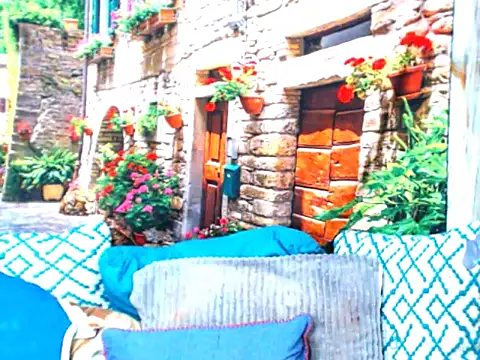 Snapshot of spicybarbie chatting on February 6, 5:49 pm spicybarbie online show from February 6, 5:49 pm