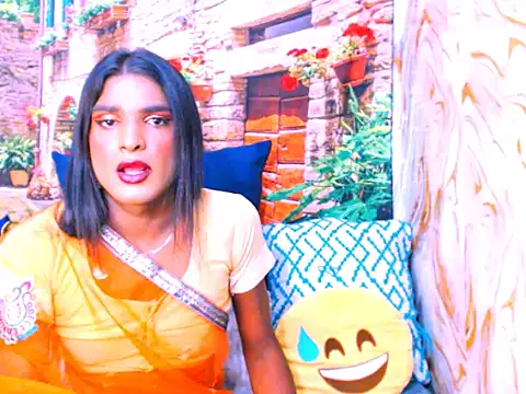 Snapshot of spicybarbie chatting on February 15, 5:09 pm spicybarbie online show from February 15, 5:09 pm