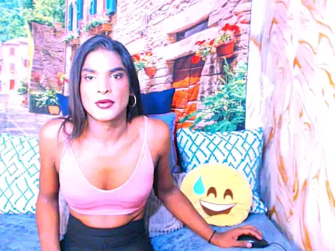 Snapshot of spicybarbie chatting on February 19, 8:54 am spicybarbie online show from February 19, 8:54 am