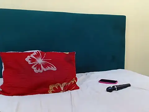 Snapshot of FreakyMelanin18 chatting on February 12, 8:26 pm FreakyMelanin18 online show from February 12, 8:26 pm