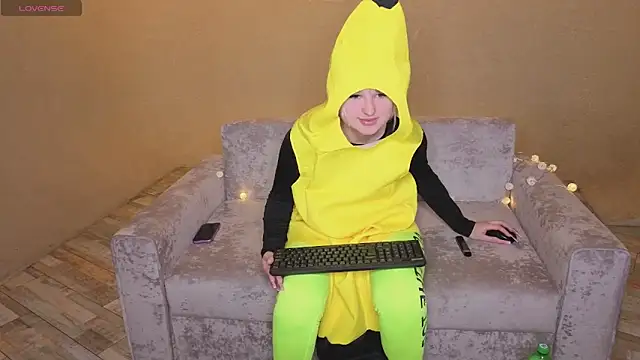 Snapshot of grase_neon chatting on March 3, 9:37 am grase neon online show from March 3, 9:37 am