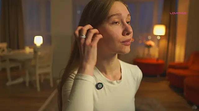 Snapshot of SharaNewbern chatting on February 26, 1:43 pm SharaNewbern online show from February 26, 1:43 pm