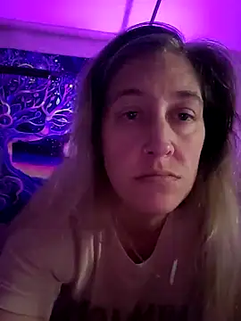 Sunflower0025 online show from April 1, 5:54 pm