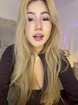 Snapshot of Isa_cortes_ chatting on June 23, 2:59 pm Isa cortes online show from June 23, 2:59 pm