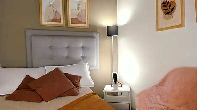 Snapshot of SalomeStorm_ chatting on March 3, 2:56 pm SalomeStorm online show from March 3, 2:56 pm