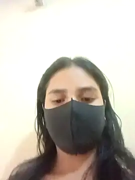 Snapshot of Mahira-- chatting on May 17, 3:59 am Mahira-- online show from May 17, 3:59 am
