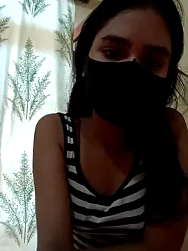 Snapshot of Mahira-- chatting on June 4, 4:29 am Mahira-- online show from June 4, 4:29 am