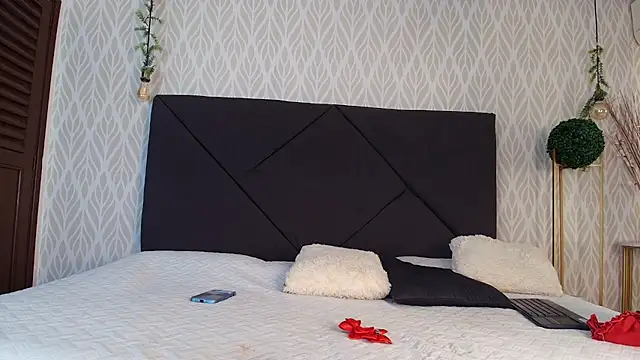 Snapshot of cristina_aznar1 chatting on May 22, 6:57 pm cristina aznar1 online show from May 22, 6:57 pm