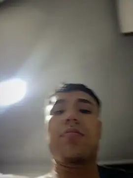 Snapshot of CreamKingg chatting on February 1, 3:05 am CreamKingg online show from February 1, 3:05 am