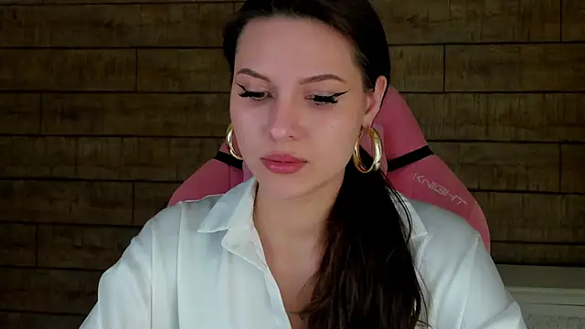 AliceVersal online show from April 3, 4:32 am