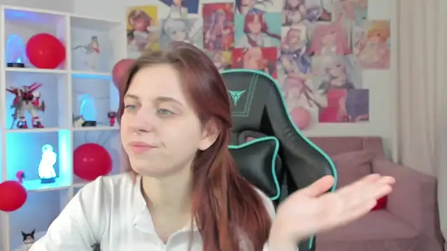 Snapshot of FreyaVey chatting on February 17, 5:15 am FreyaVey online show from February 17, 5:15 am